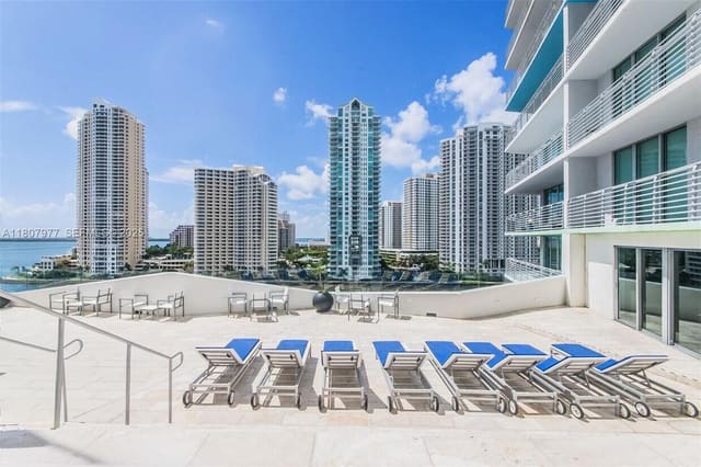 325 S Biscayne Boulevard 1521, Miami, FL 33131