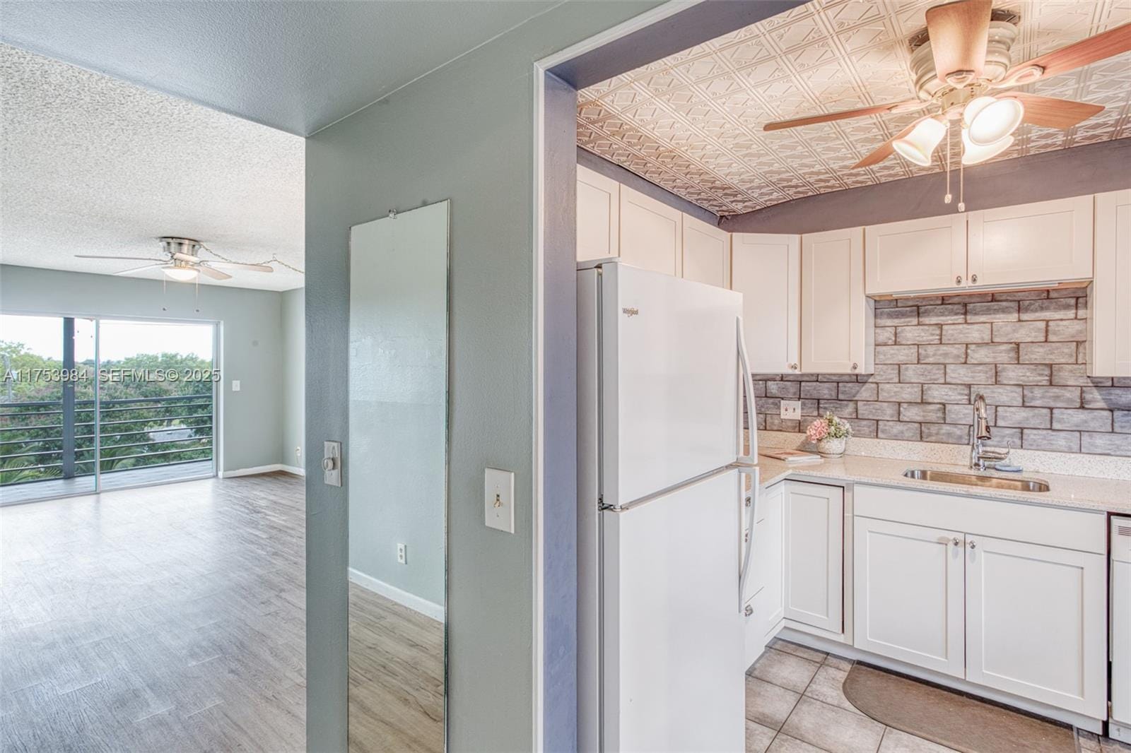 2901 NW 46th Avenue 409, Lauderdale Lakes, FL 33313