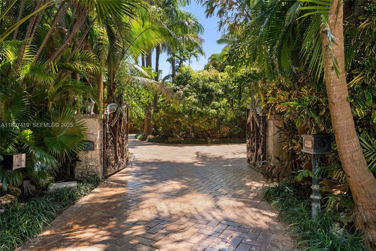 5725 N Bayshore Drive, Miami, FL 33137 photo 14