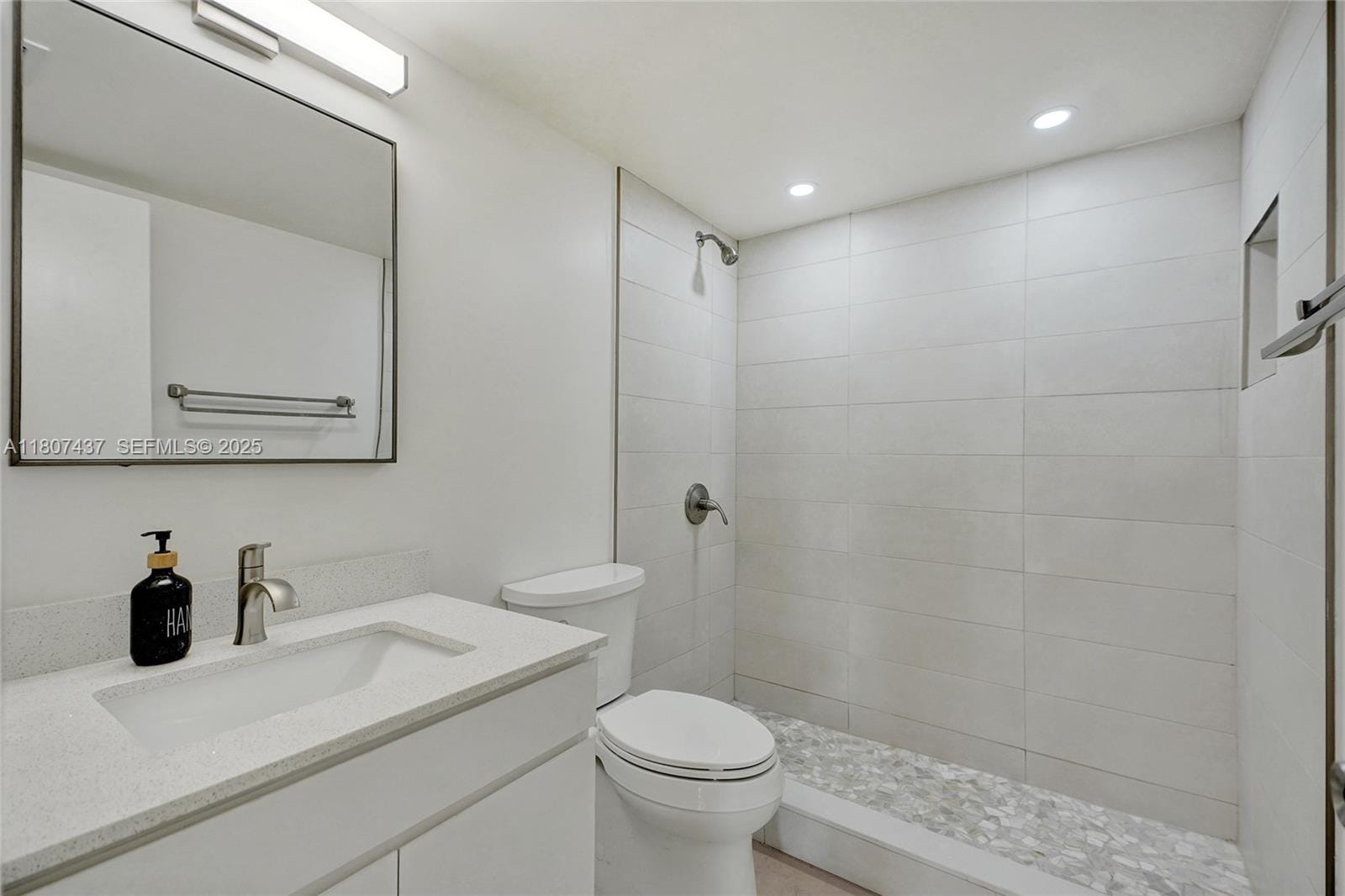 20105 NE 3rd Court 9, Miami, FL 33179 photo 21