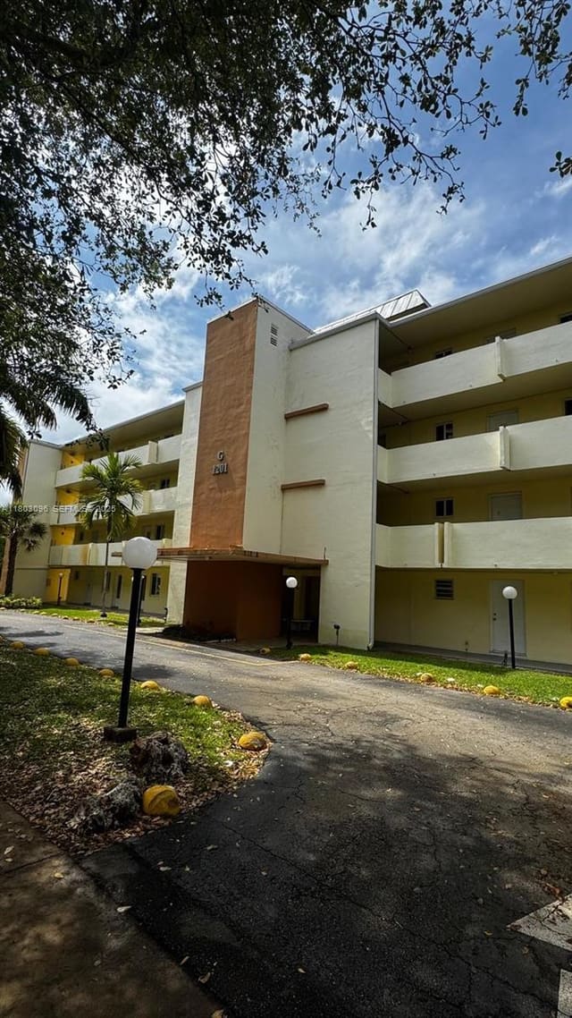 1201 NE 191st Street G211, sold in Rolling Green Condo G, Miami, FL