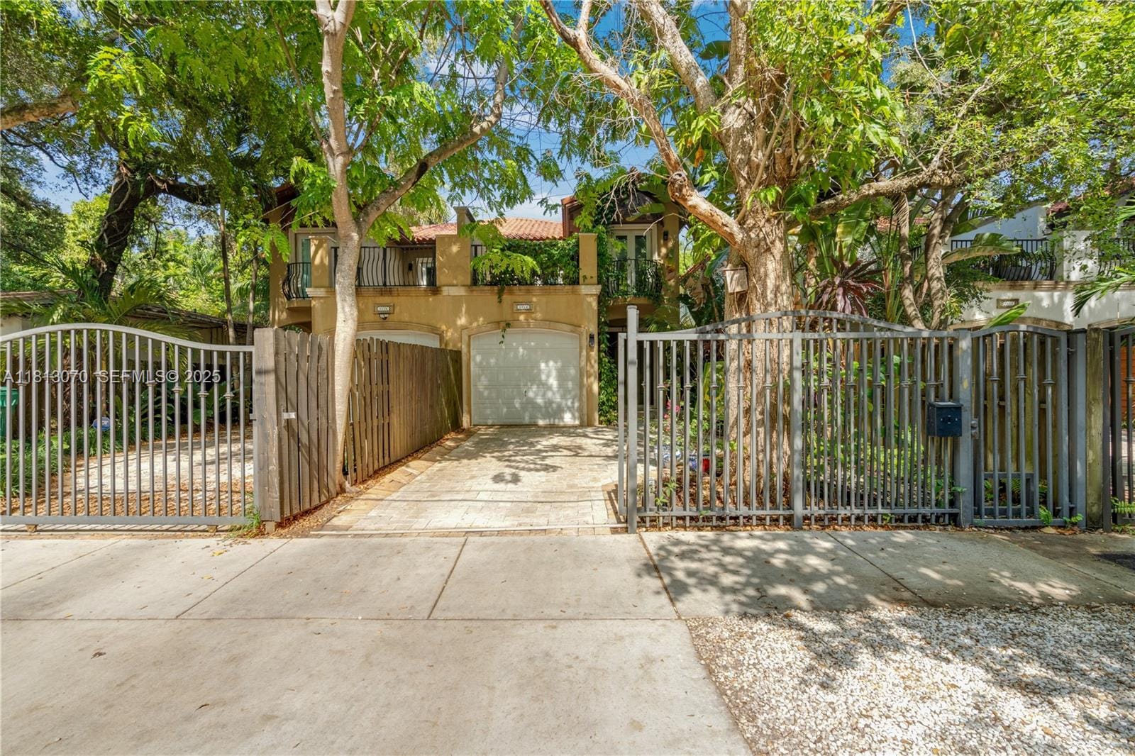3154 Gifford Lane 3154, Miami, FL 33133