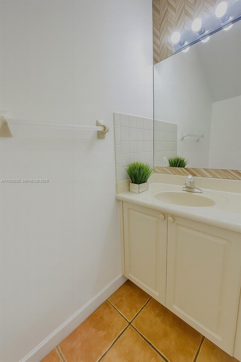 5450 NW 107th Avenue 705, Doral, FL 33178 photo 8