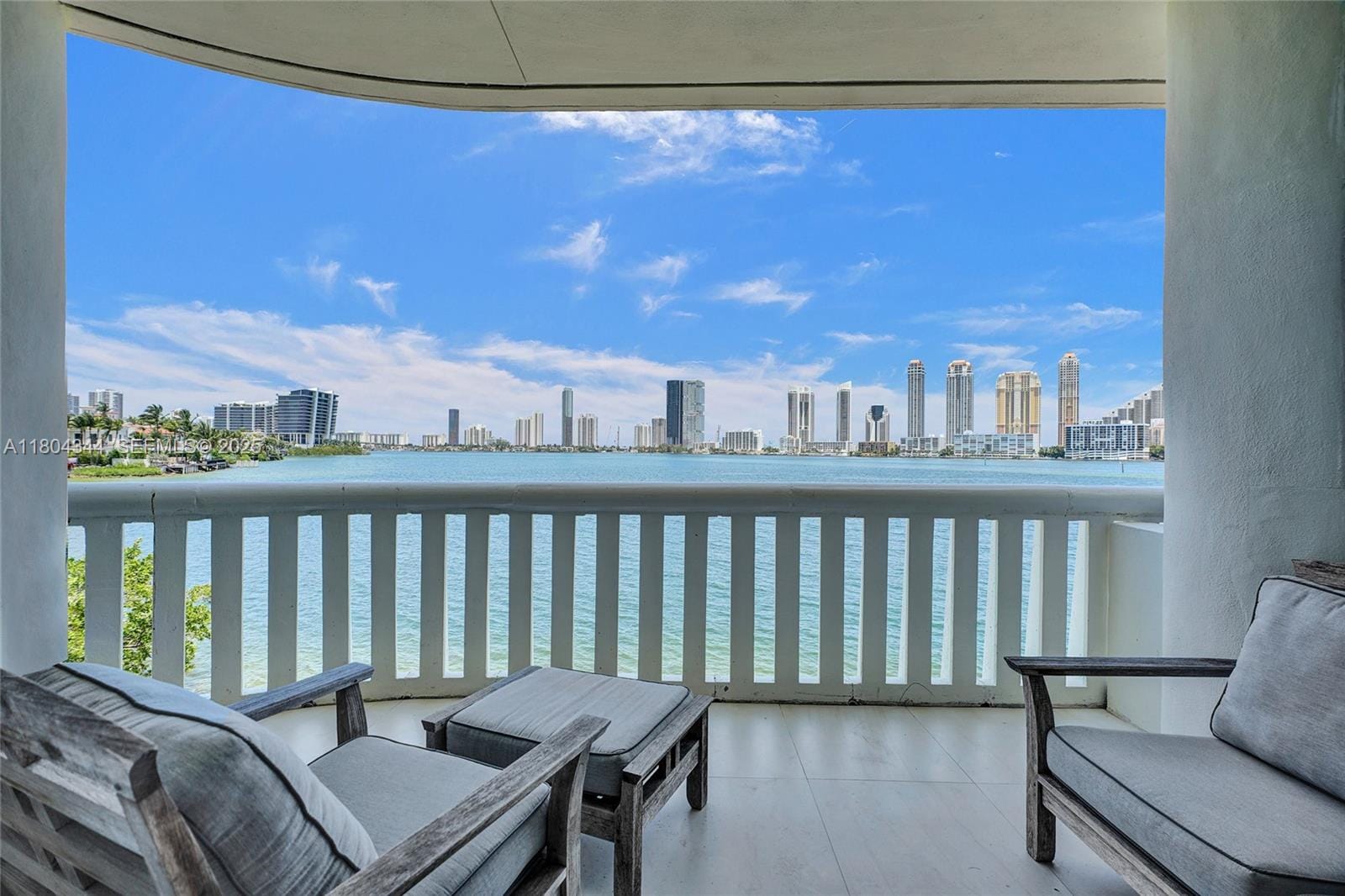 3000 Island Boulevard TH-5, Aventura, FL 33160 photo 24