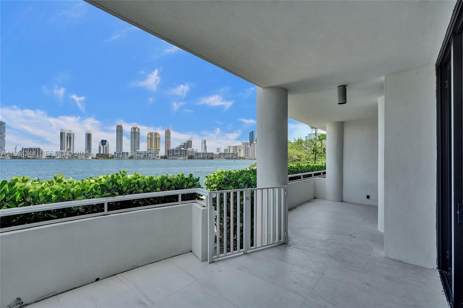 3000 Island Boulevard TH-5, Aventura, FL 33160 photo 27