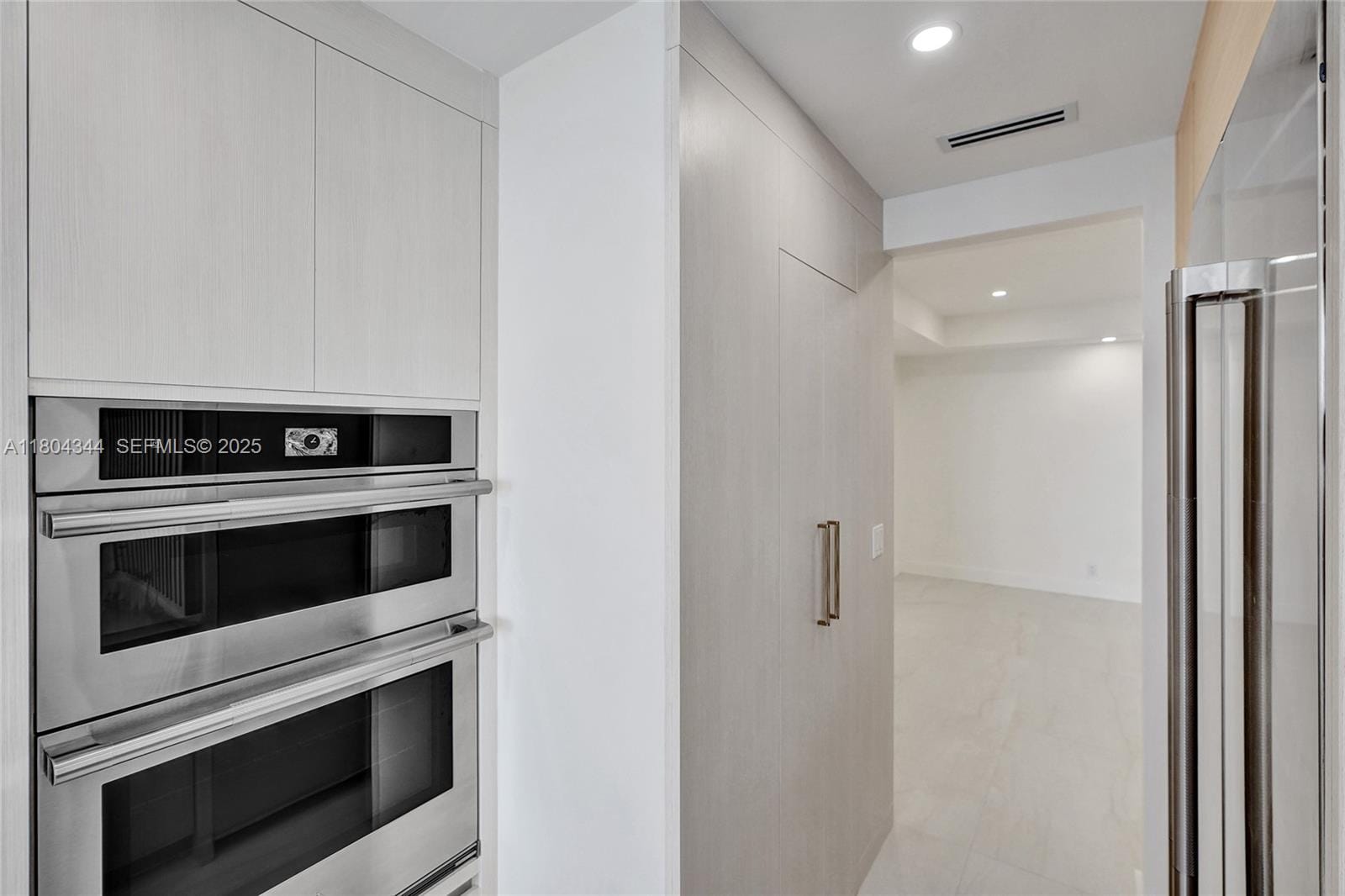 3000 Island Boulevard TH-5, Aventura, FL 33160 photo 9