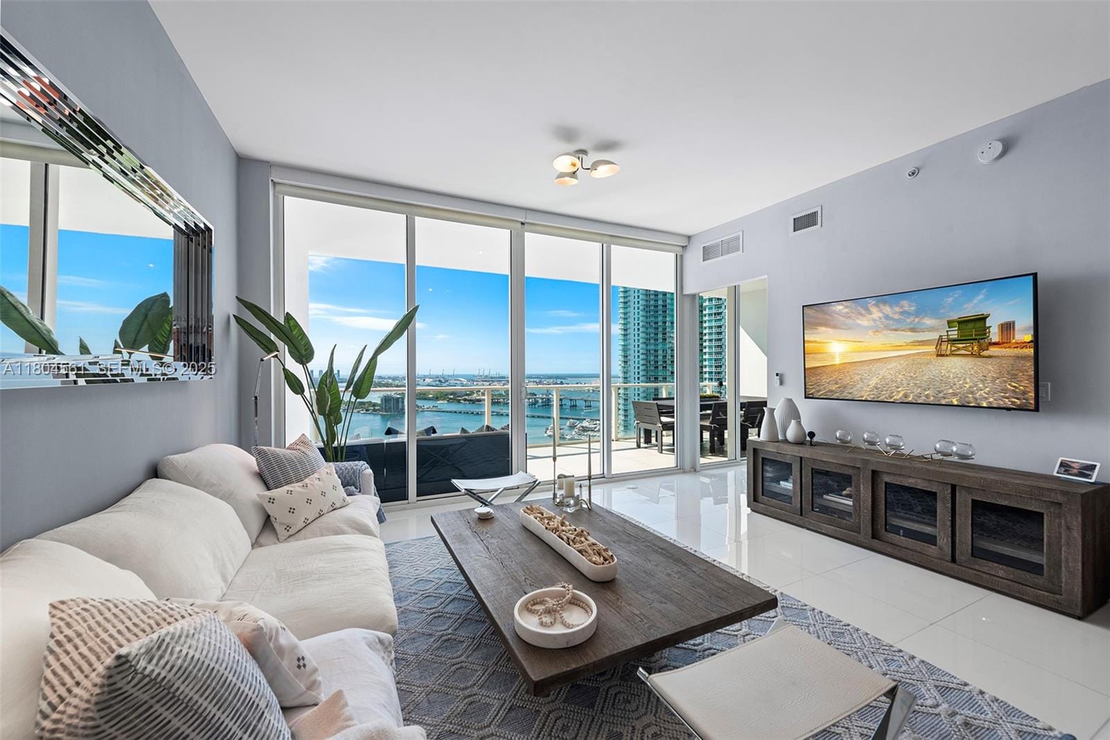 2020 N Bayshore Drive 3105 — photo 2