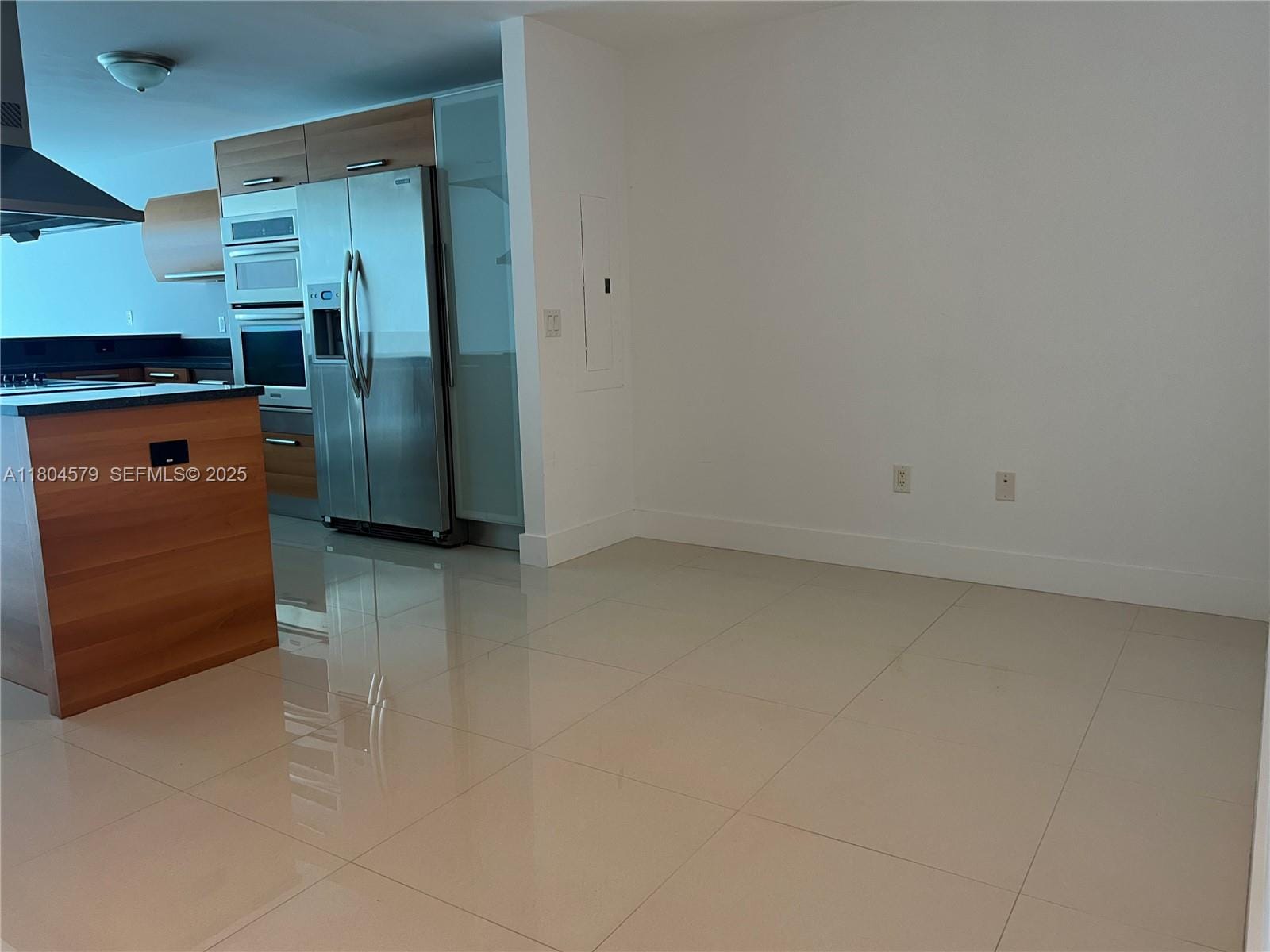 2950 NE 188th Street 444 — photo 7