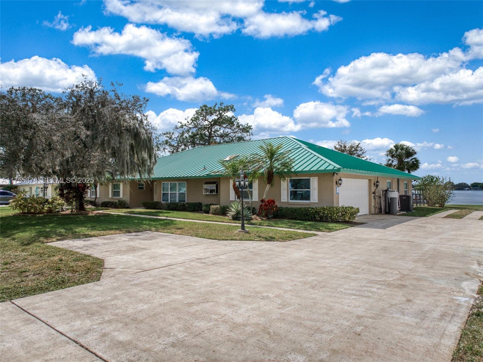 922 Lake E Drive, Lake Placid, FL 33852