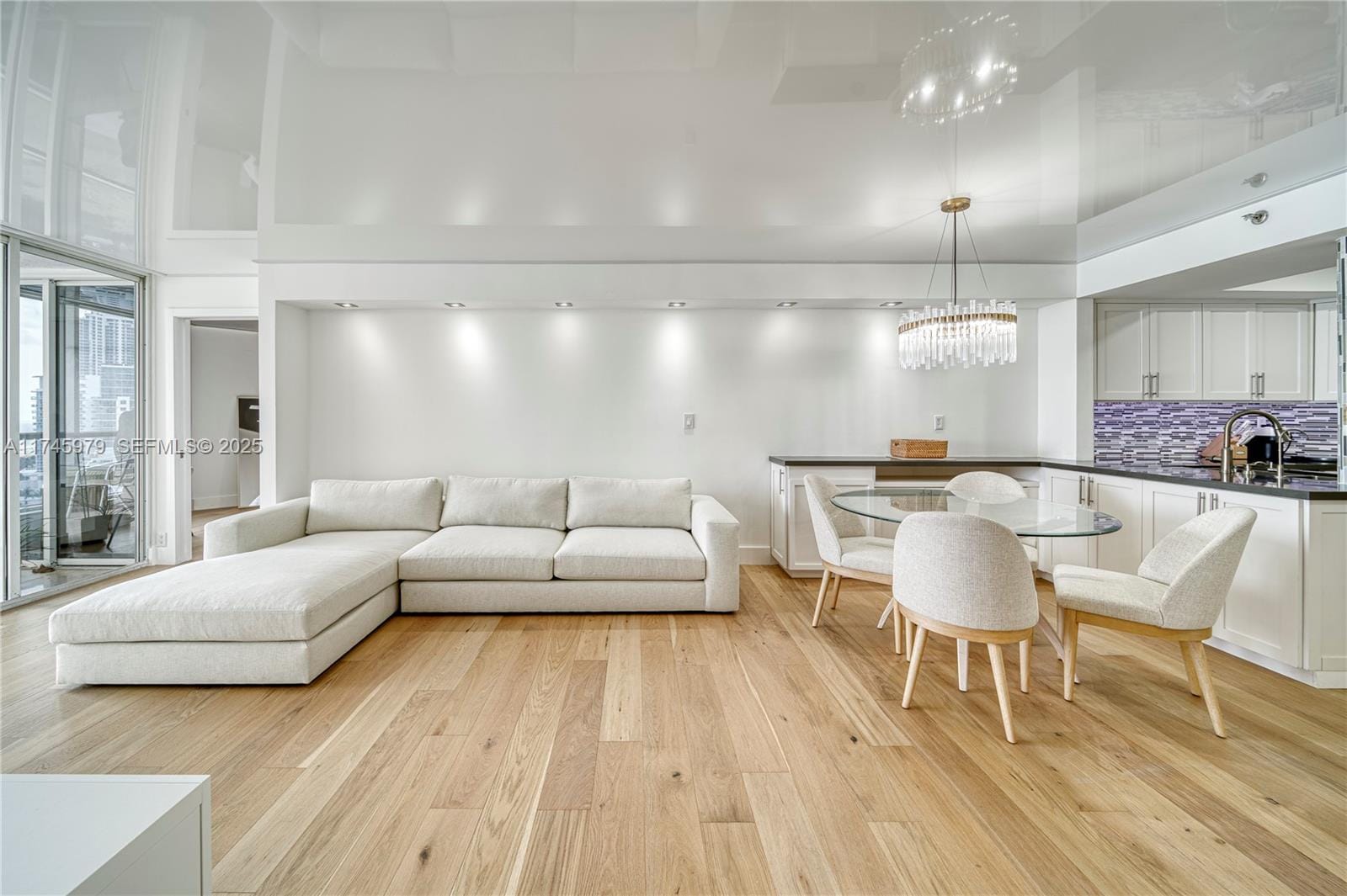 6767 Collins Avenue 1706, Miami Beach, FL 33141 photo 2