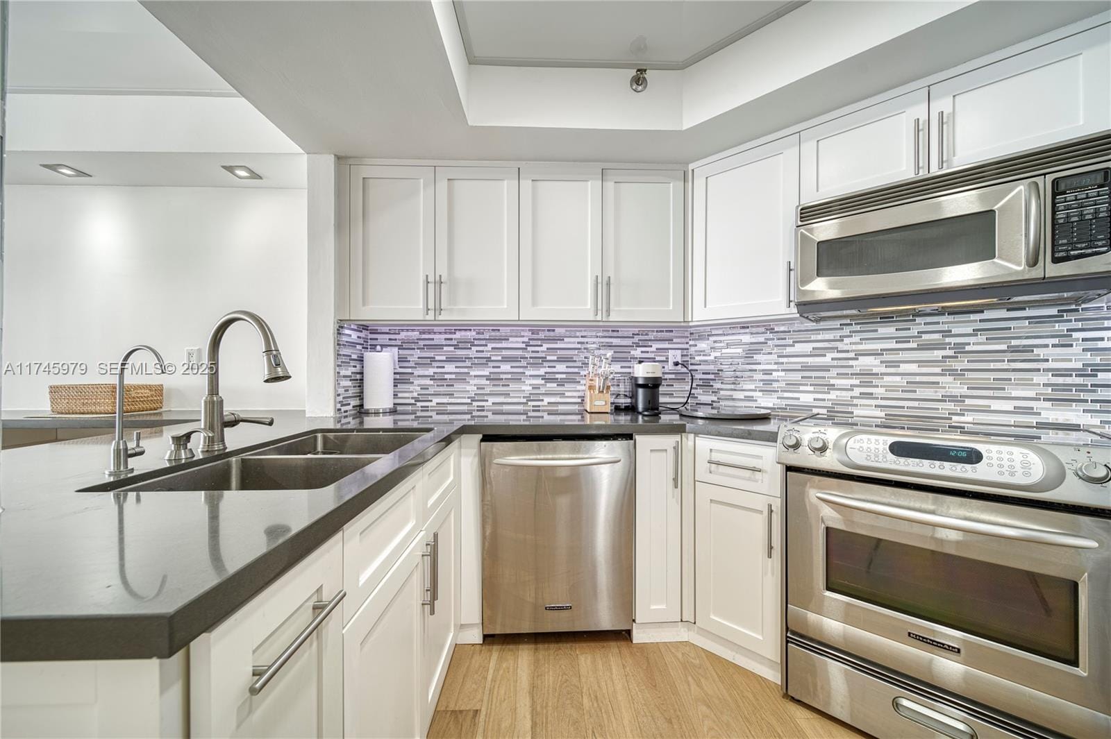 6767 Collins Avenue 1706, Miami Beach, FL 33141 photo 14