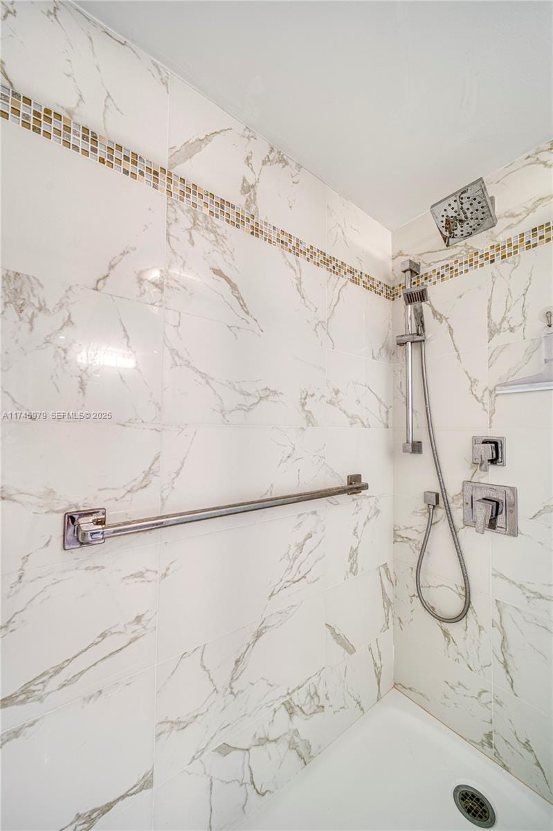 6767 Collins Avenue 1706, Miami Beach, FL 33141 photo 27