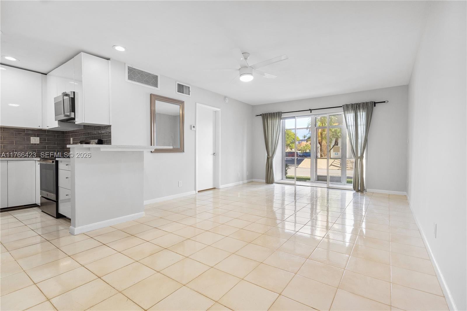 3040 NE 16th Avenue 104, Oakland Park, FL 33334 photo 12