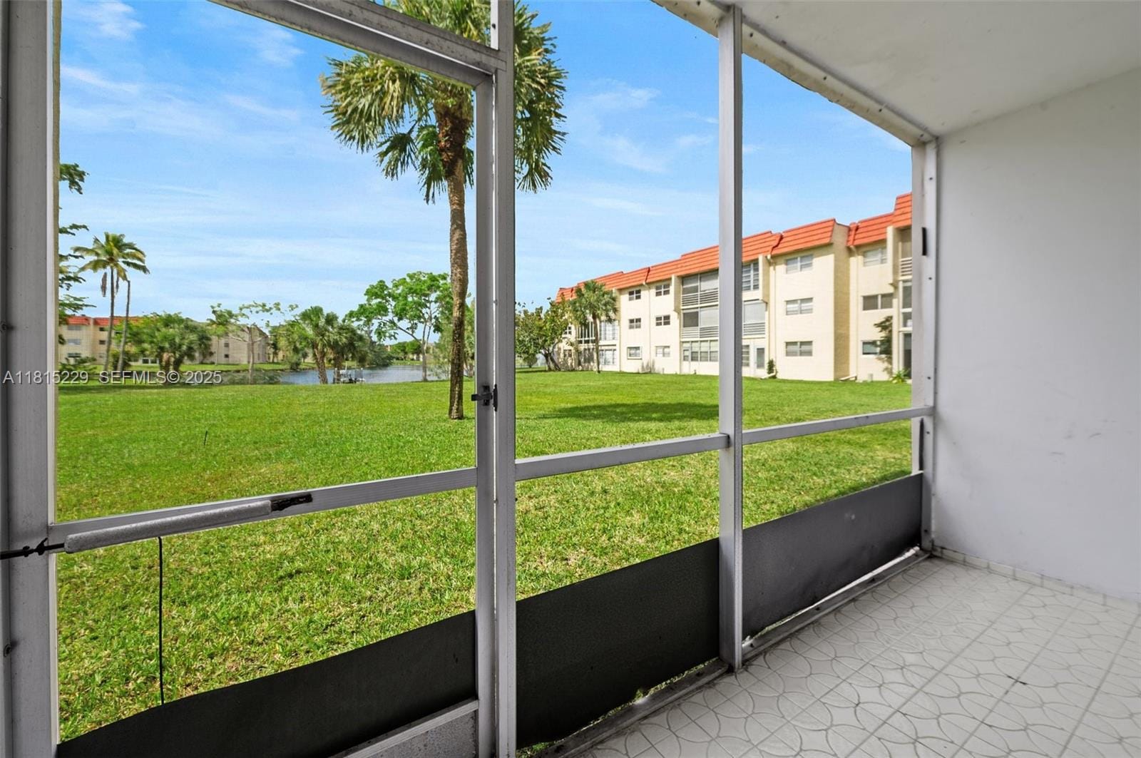 8060 N Sunrise Lakes Drive 103, Sunrise, FL 33322 photo 2