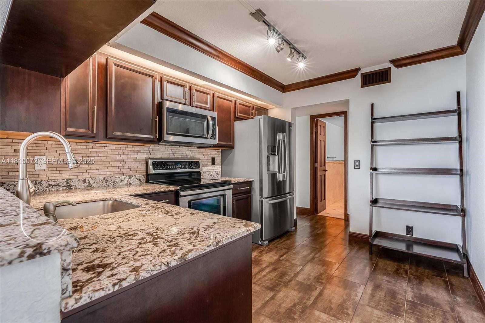 106 Lake Emerald Drive 210 — photo 8