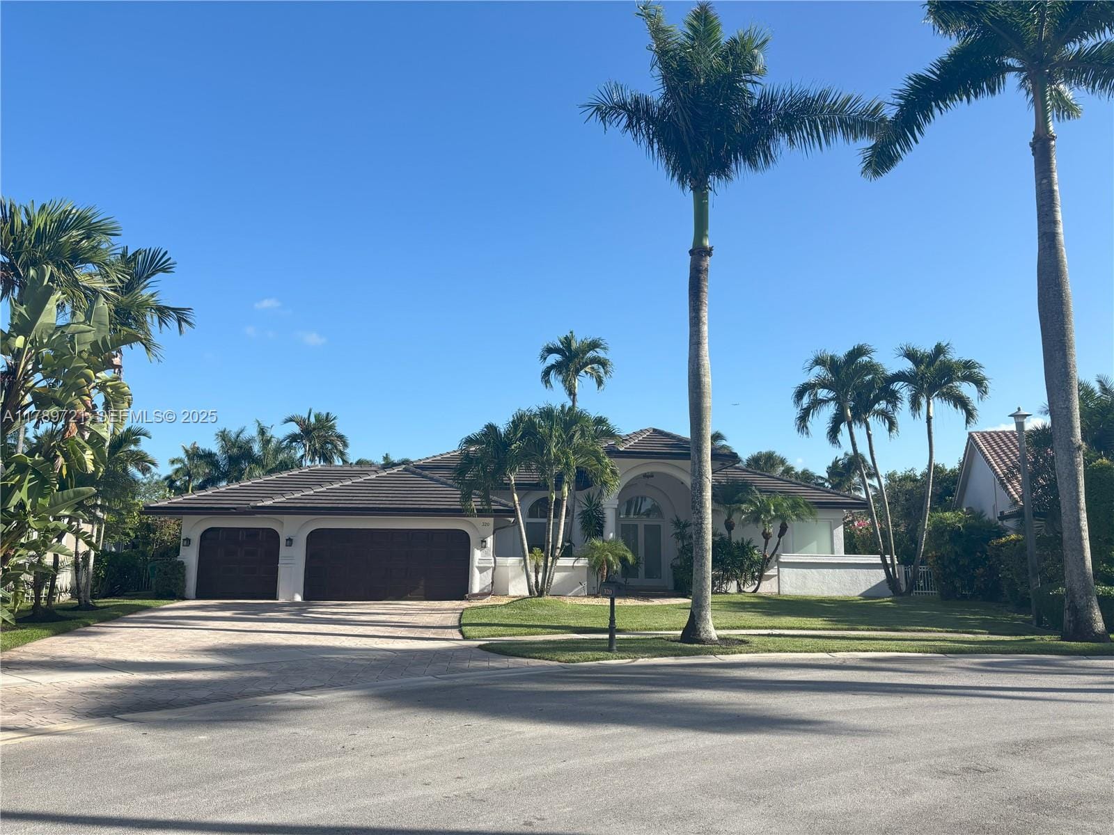 320 Windmill Palm Avenue, Plantation, FL 33324