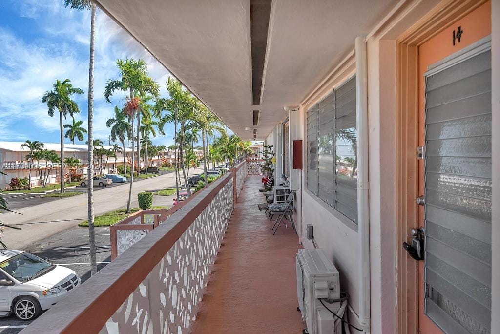 820 SW 11th Avenue 14B, Hallandale Beach, FL 33009 photo 18
