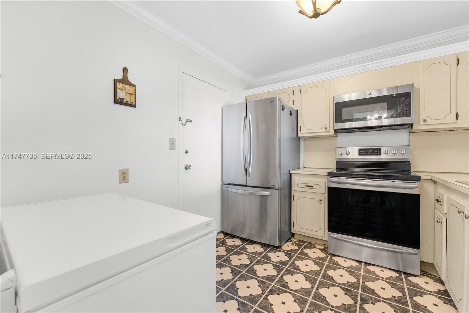 401 NE 14th Avenue 603 — photo 8