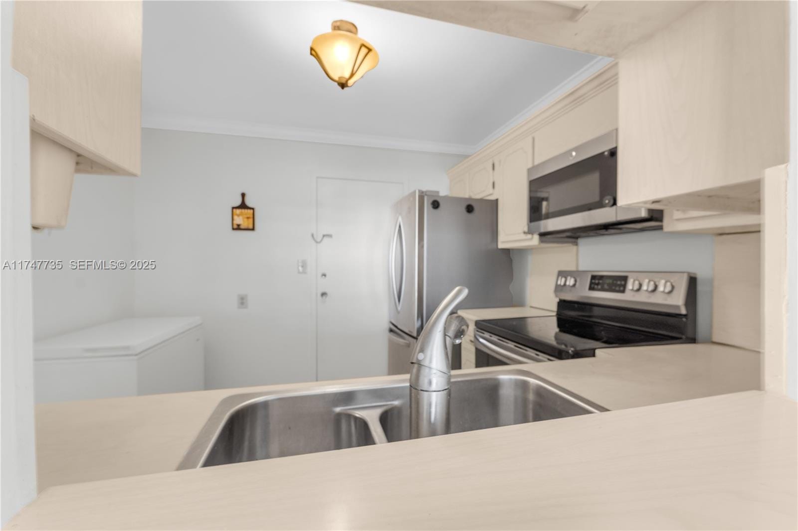 401 NE 14th Avenue 603 — photo 9
