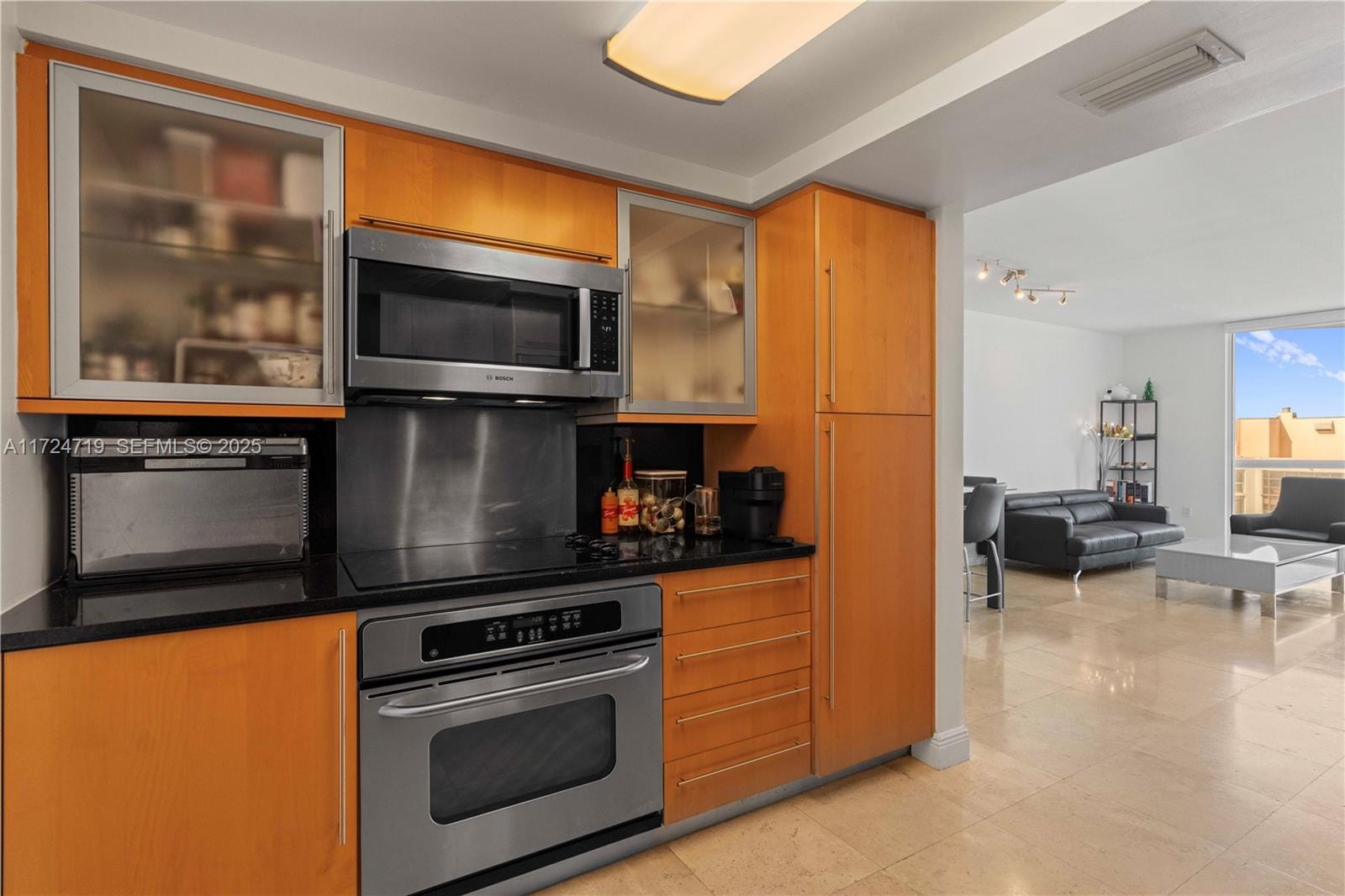 6365 Collins Avenue 1909, Miami Beach, FL 33141 photo 9
