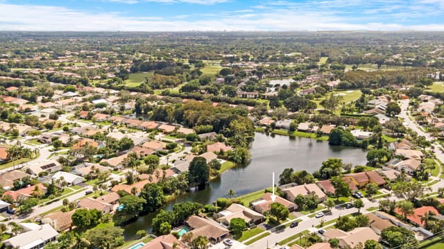 21094 Escondido Way N, sold in Escondido At Boca Raton 2, Boca Raton, FL