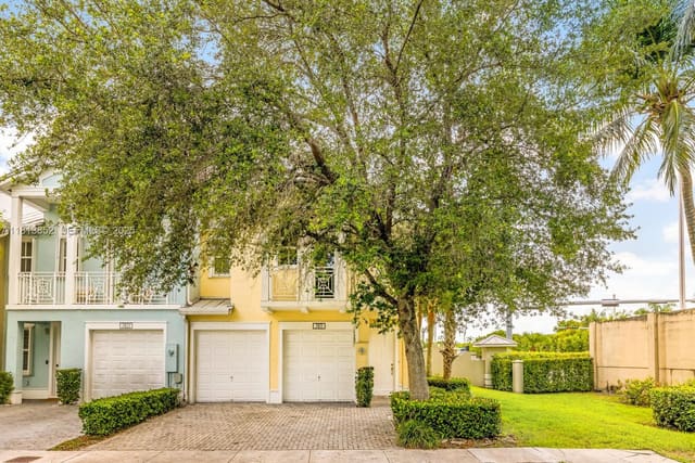7411 NW 114th Court, Doral, FL 33178