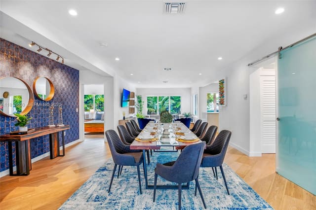 38 SW 25th Road, sold in Brickell Hammock Un 1, Miami, FL