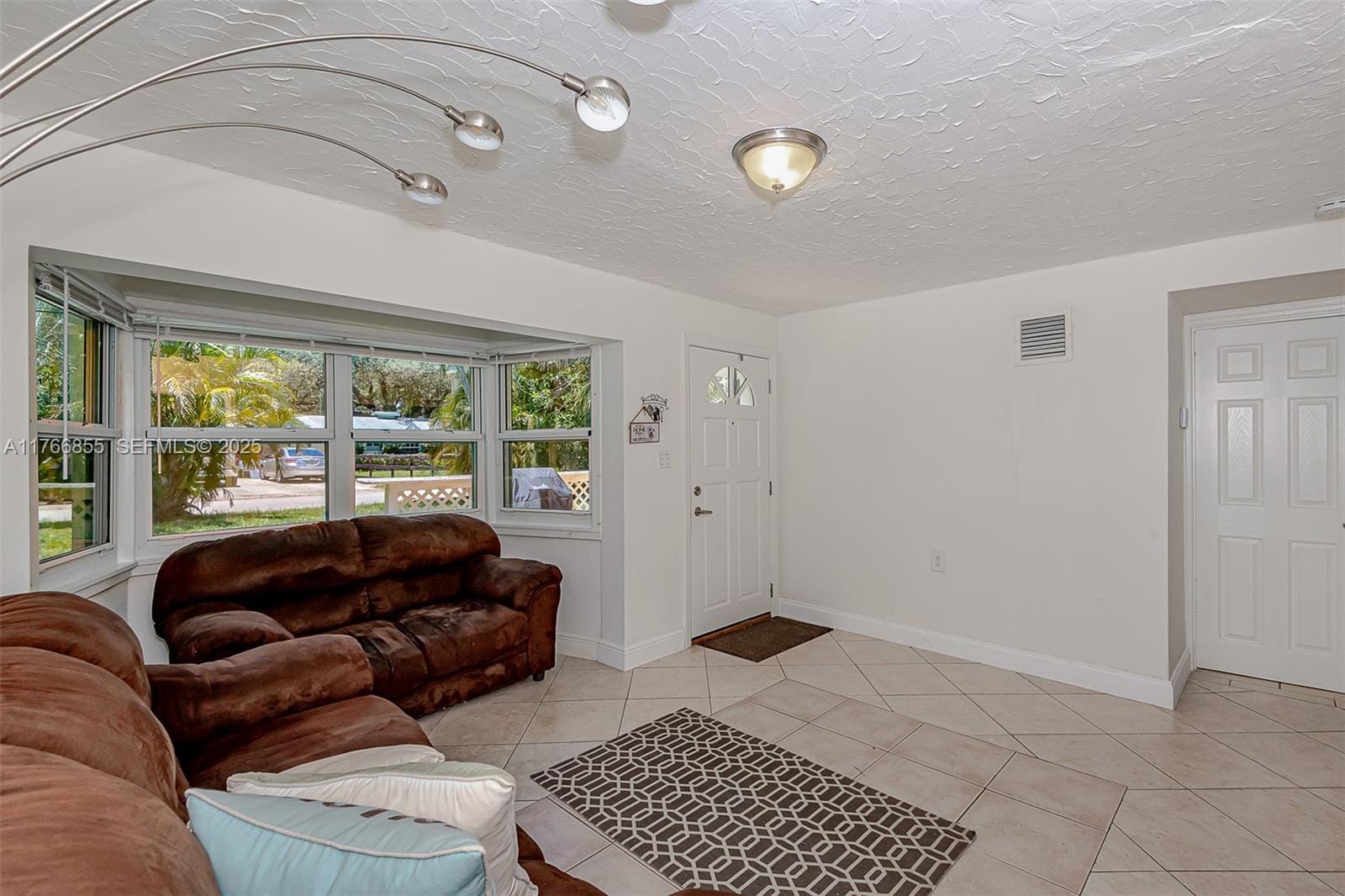 4560 SW 29th Terrace, Dania Beach, FL 33312