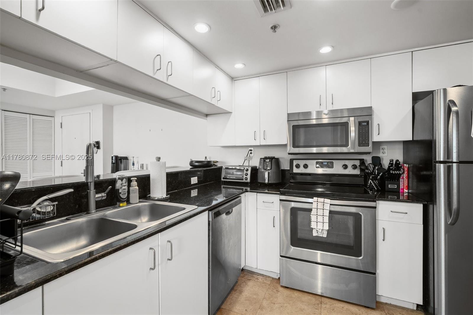 650 West Avenue 2104, Miami Beach, FL 33139 photo 12