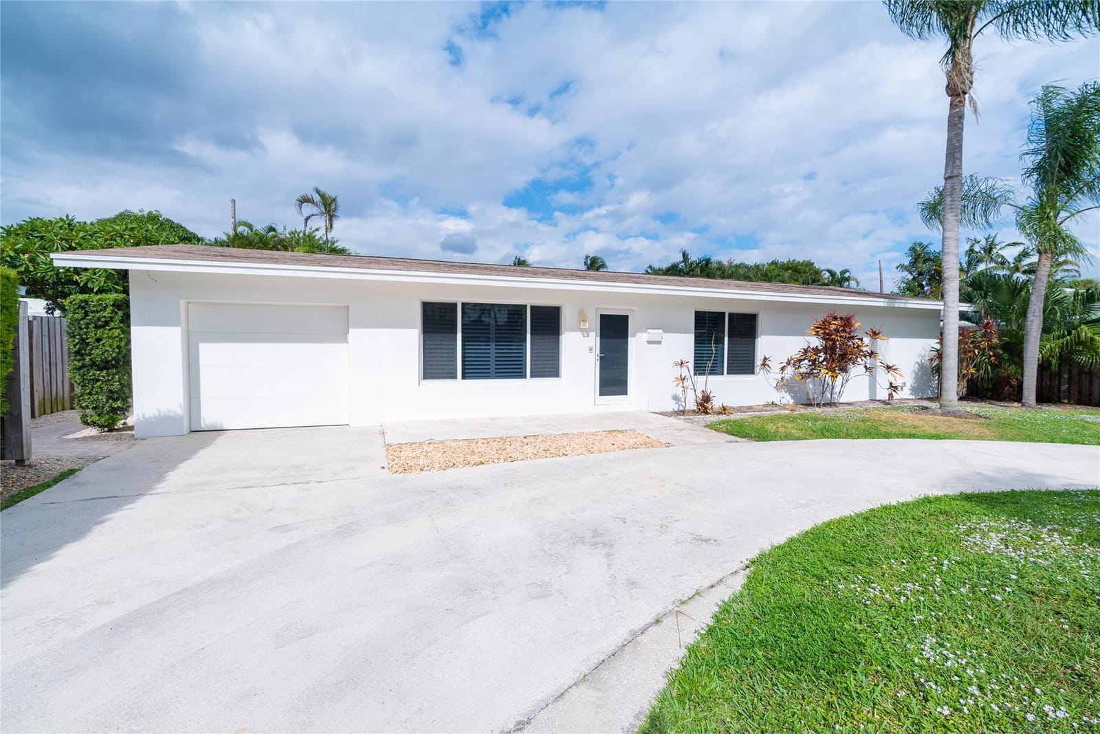 2671 NE 20th Street, Pompano Beach, FL 33062