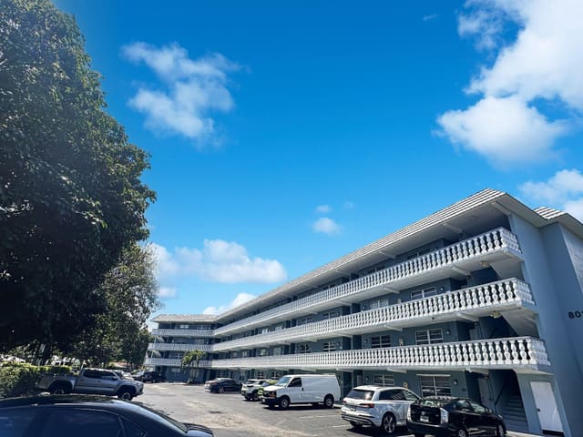 801 NE 18th Court 105, sold in Camelot Shores, Fort Lauderdale, FL