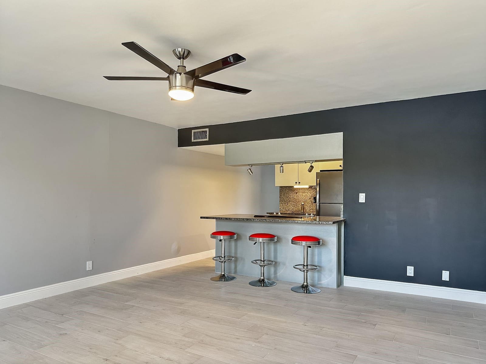 801 NE 18th Court 105 — photo 6