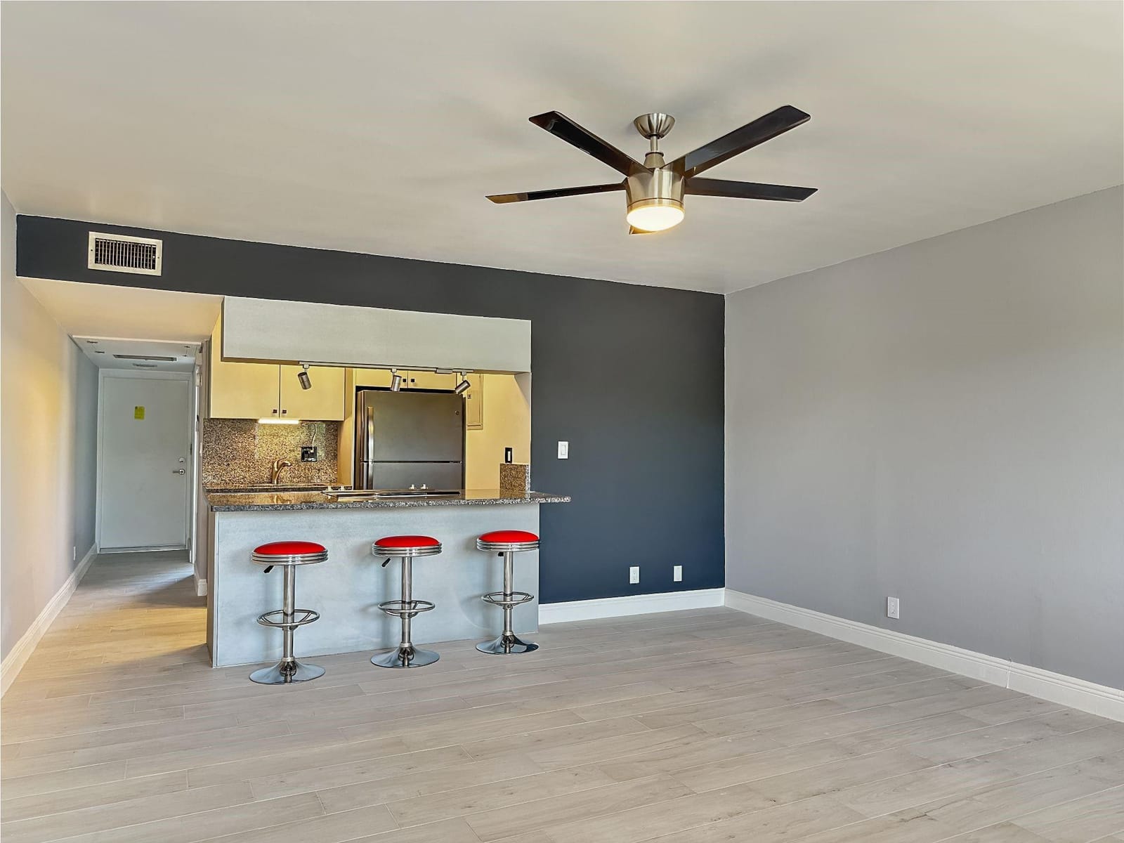 801 NE 18th Court 105 — photo 9