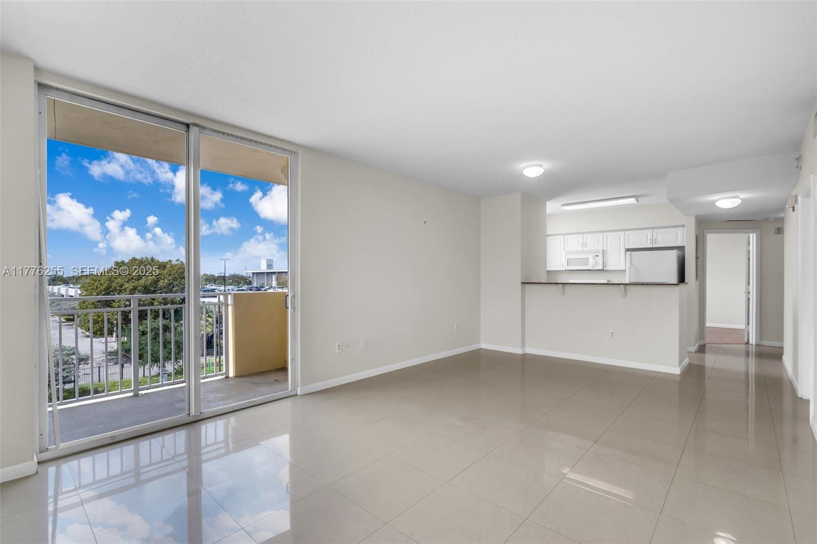 215 SW 42nd Avenue 402 — photo 3