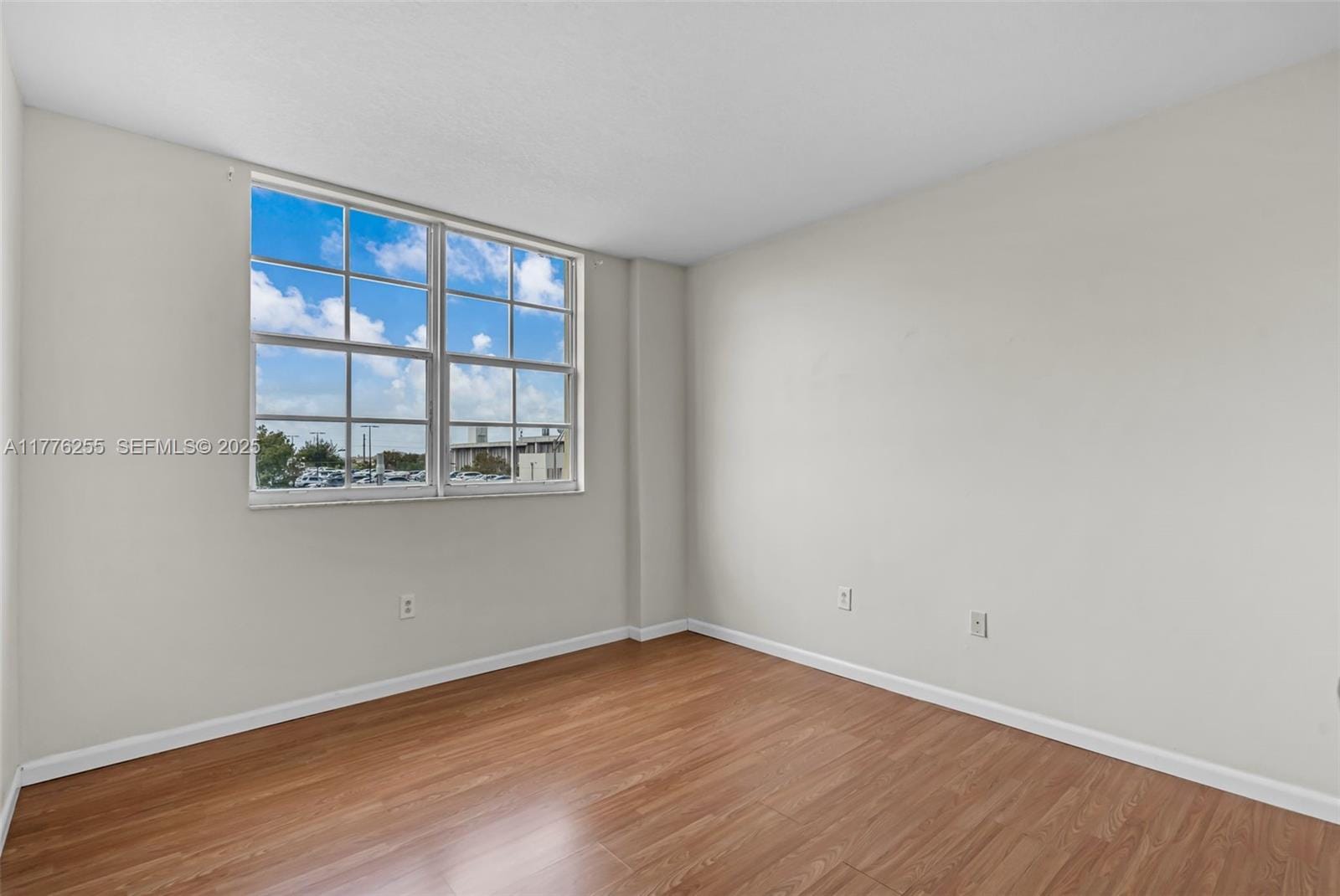 215 SW 42nd Avenue 402 — photo 6
