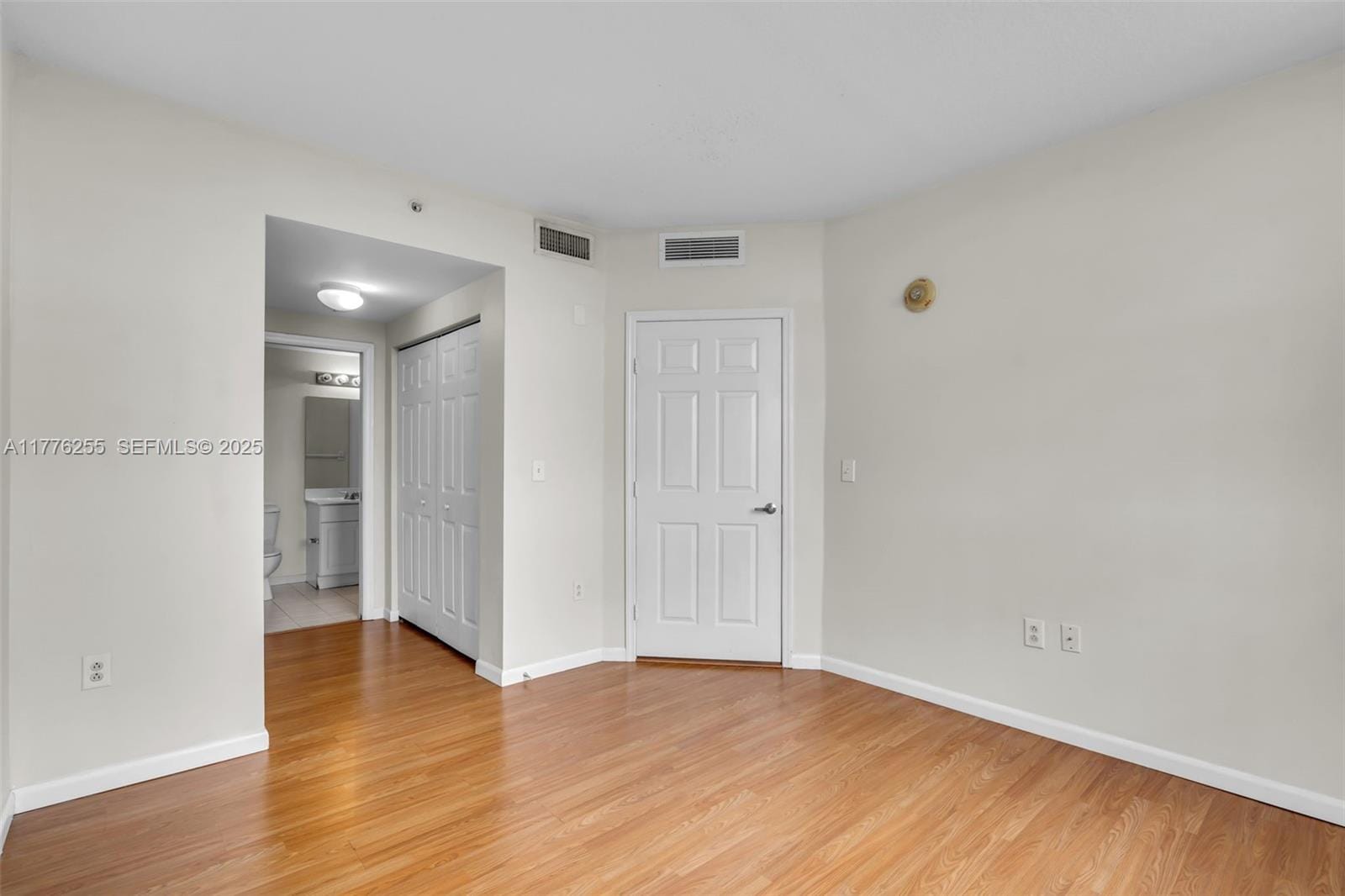 215 SW 42nd Avenue 402 — photo 7