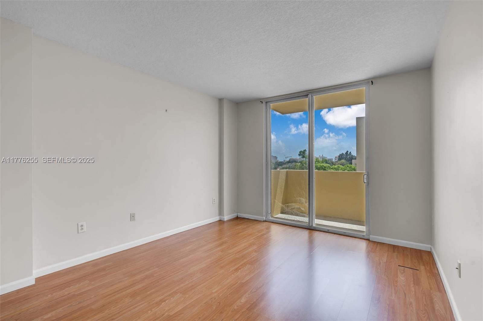 215 SW 42nd Avenue 402 — photo 9