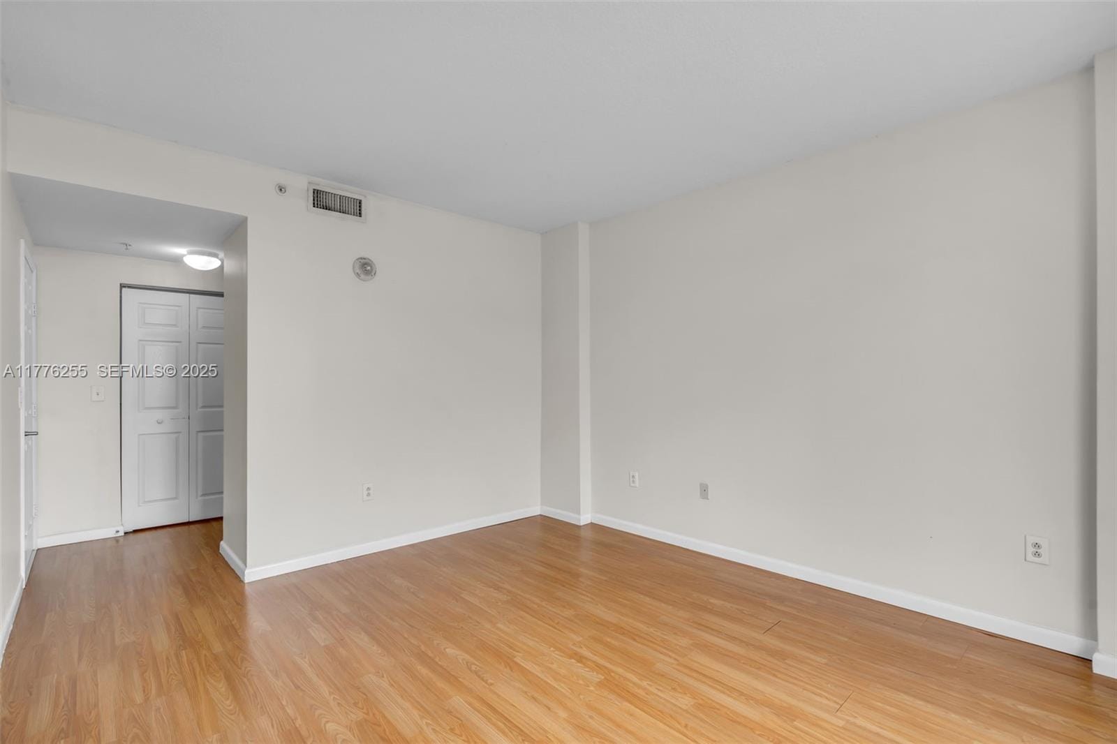 215 SW 42nd Avenue 402 — photo 10