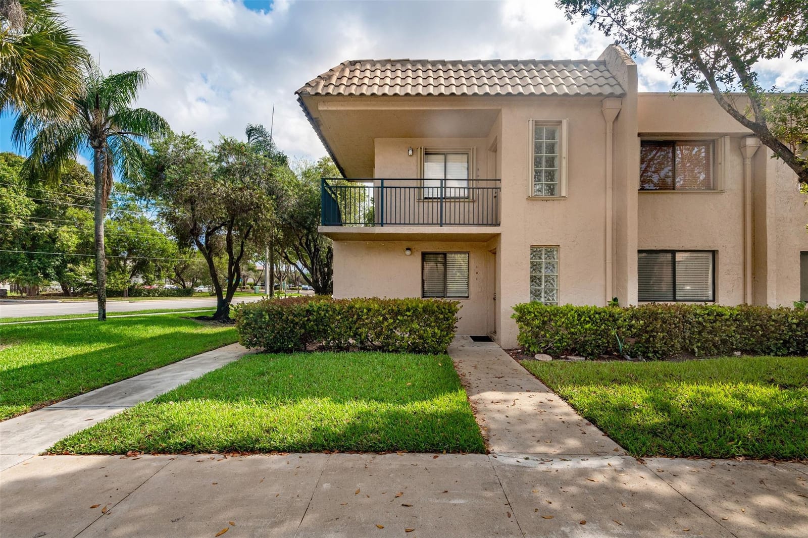 340 Racquet Club Road 101, Weston, FL 33326
