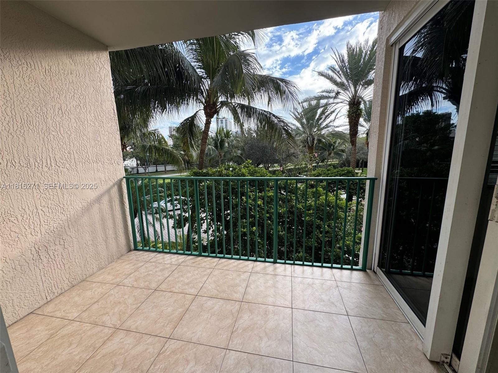 19900 E Country Club Drive 209, Aventura, FL 33180 photo 13