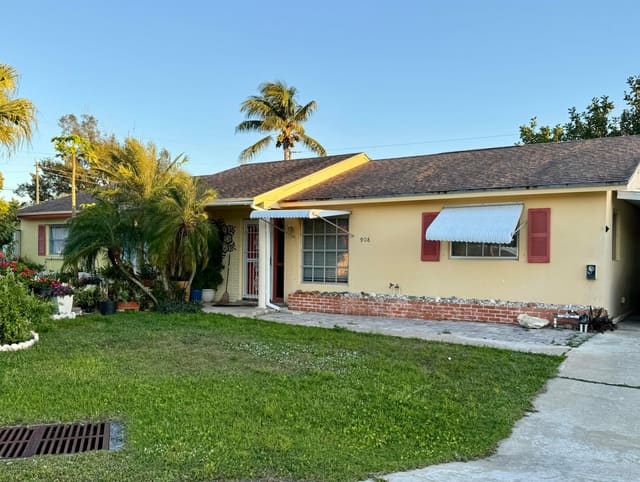 908 Riverwood Lane, Jupiter, FL 33458