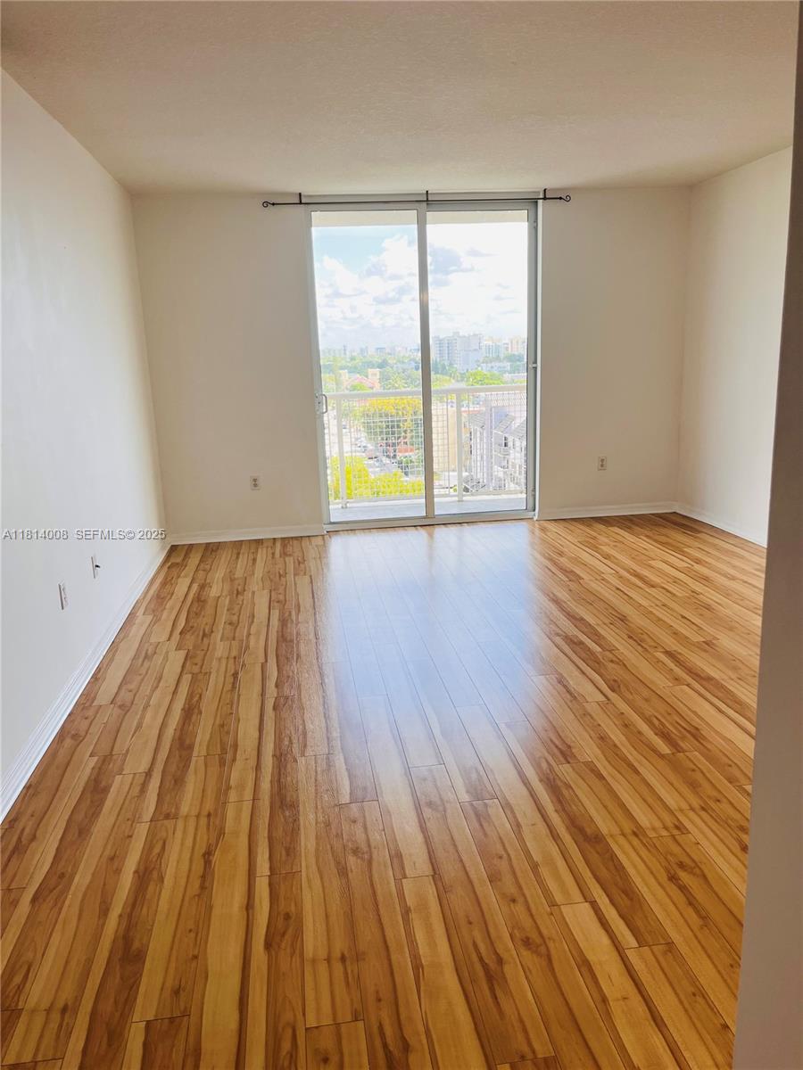 900 SW 8th Street 806, Miami, FL 33130, Miami