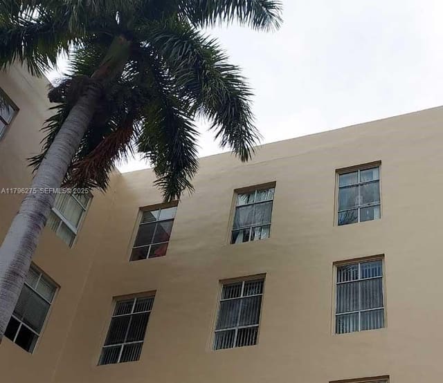 7400 W 20th Avenue 326, sold in Royal Palms Condo, Hialeah, FL