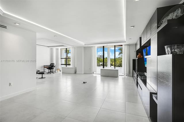 9801 Collins Avenue 5M, Bal Harbour, FL 33154