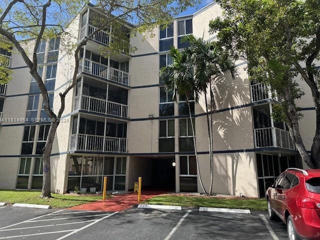 6955 NW 186 Street F301, sold in Las Brisas Country Club, Hialeah, FL