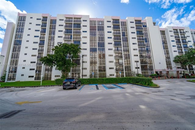 16909 N Bay Road 405, Sunny Isles Beach, FL 33160