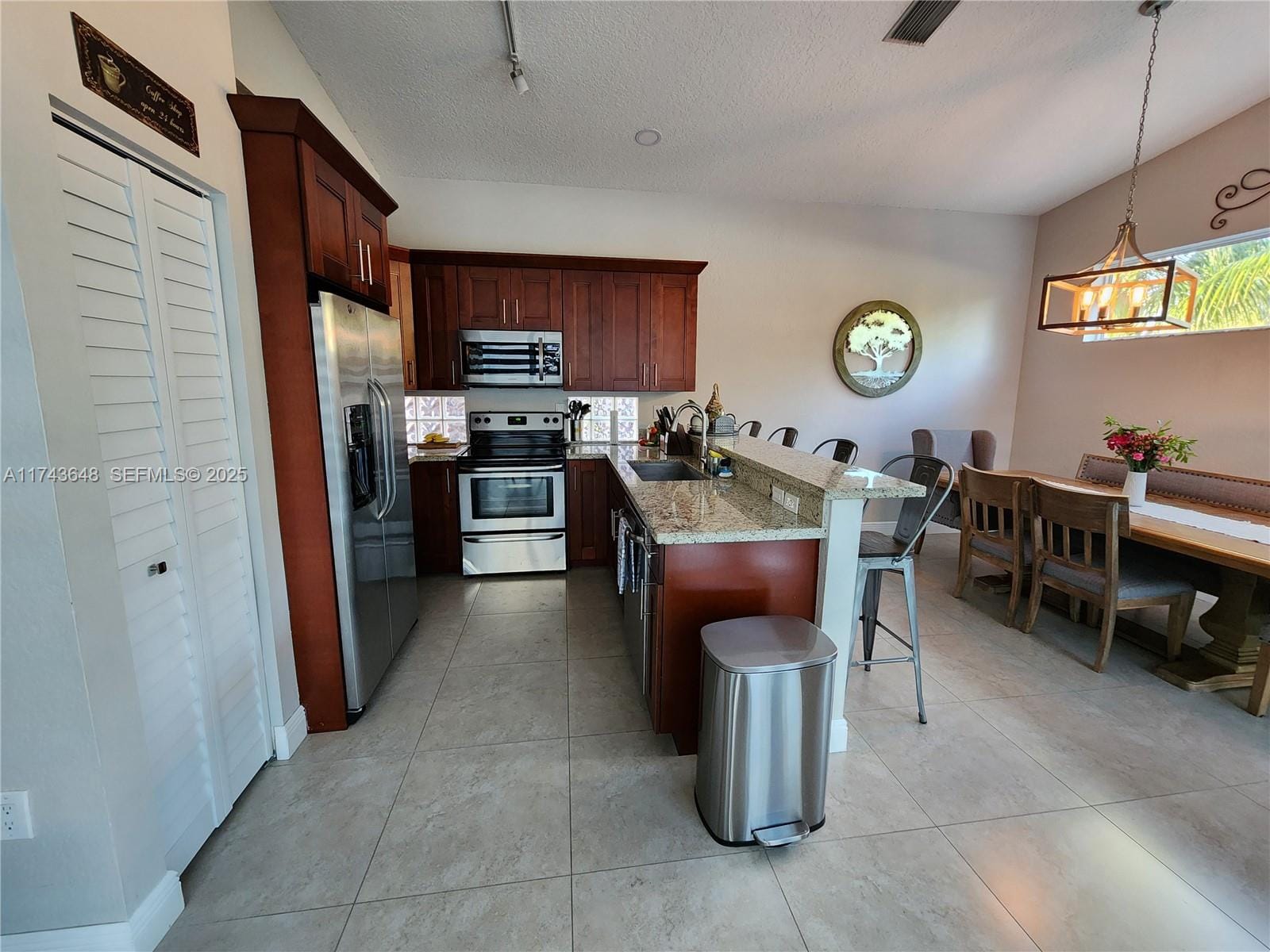 15585 SW 112th Way, Miami, FL 33196 photo 5