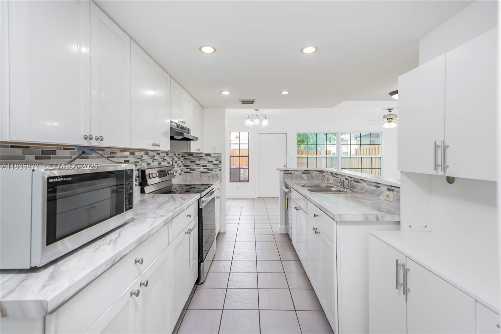 3947 NW 94th Terrace 3947 — photo 4
