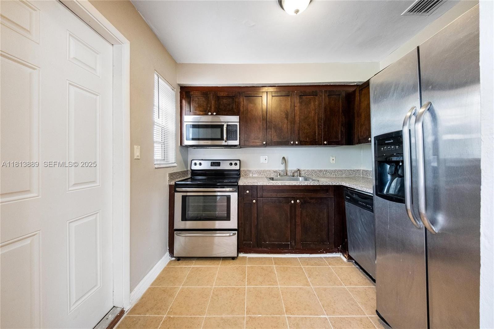 2431 Rodman Street — photo 11