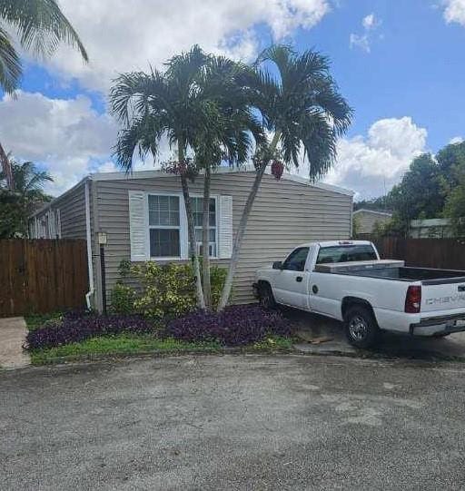 760 SW 135th Terrace — photo 2